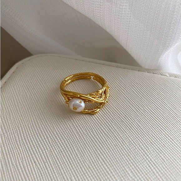 Pearl and Gold Ring 18k Gold and 925 Sterling Silver - Picture 4 of 7